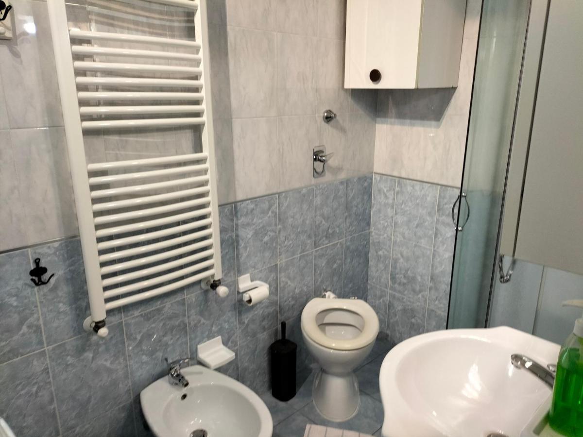 Affitti Brevi Ferrera Monolocale Ferrera 20 Minuti Da Rho Fiera E San Siro Apartment Bareggio Exterior photo