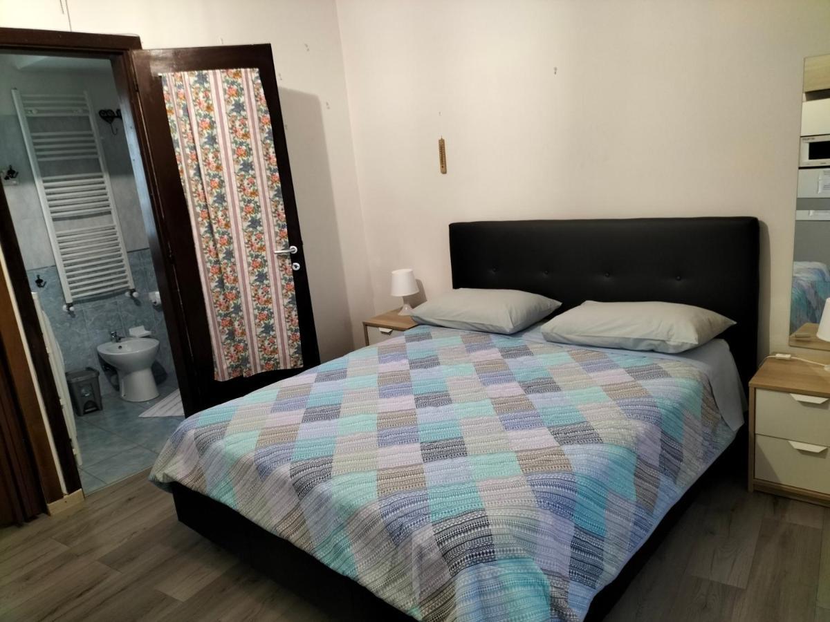 Affitti Brevi Ferrera Monolocale Ferrera 20 Minuti Da Rho Fiera E San Siro Apartment Bareggio Exterior photo
