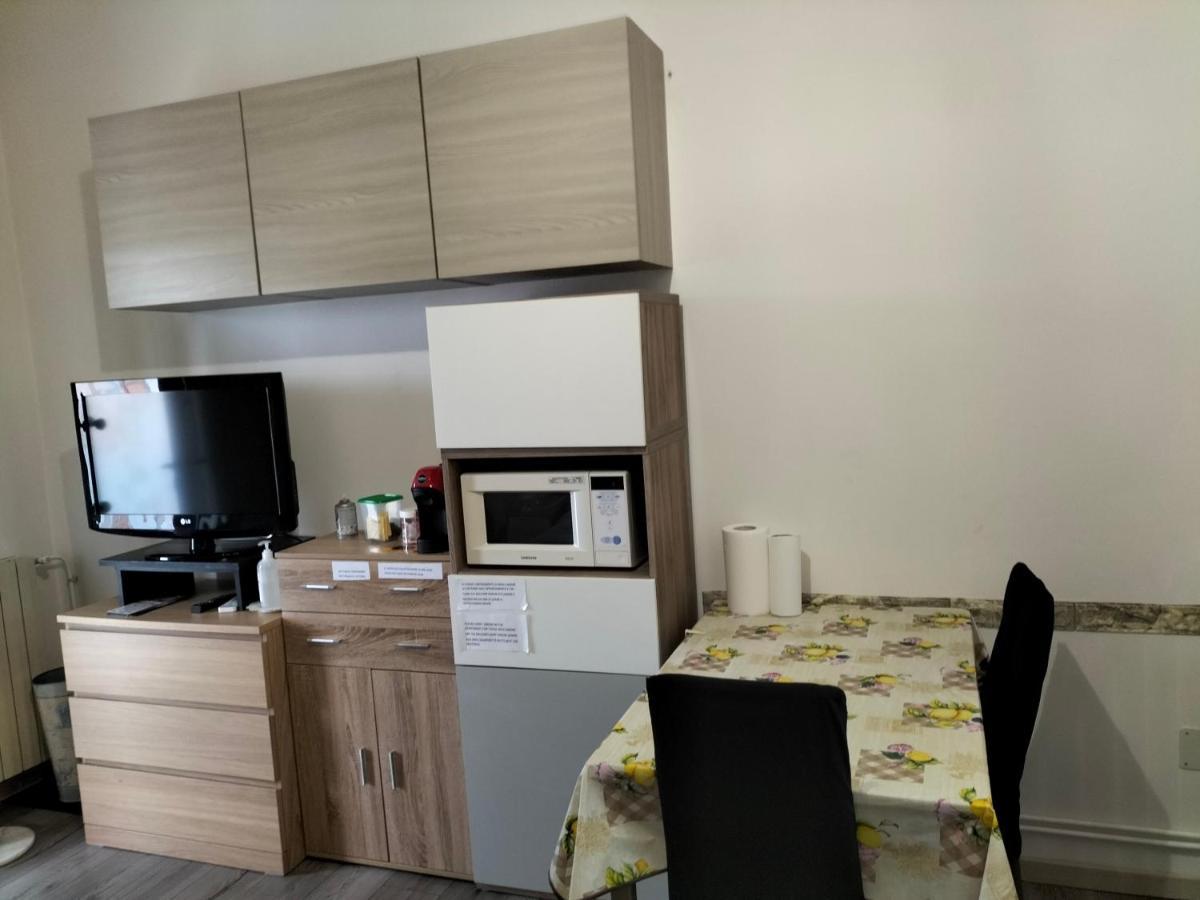 Affitti Brevi Ferrera Monolocale Ferrera 20 Minuti Da Rho Fiera E San Siro Apartment Bareggio Exterior photo