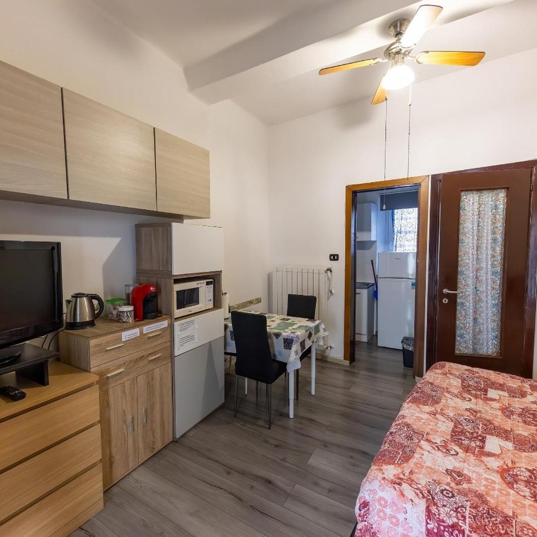 Affitti Brevi Ferrera Monolocale Ferrera 20 Minuti Da Rho Fiera E San Siro Apartment Bareggio Exterior photo